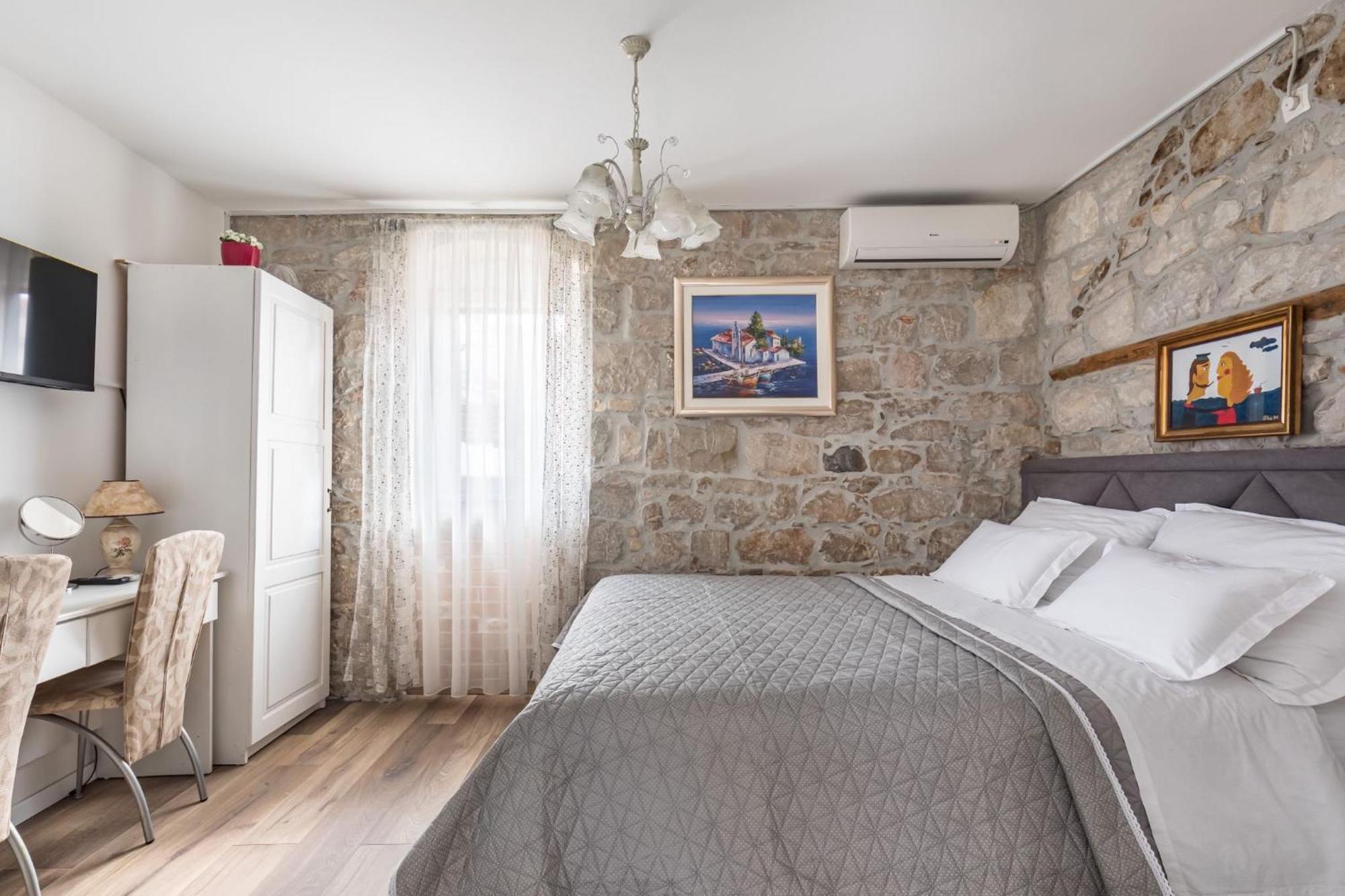 Apartments And Rooms Petra Σπλιτ Εξωτερικό φωτογραφία