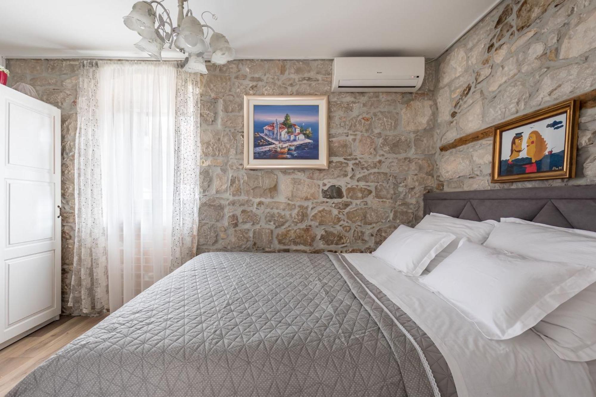 Apartments And Rooms Petra Σπλιτ Εξωτερικό φωτογραφία